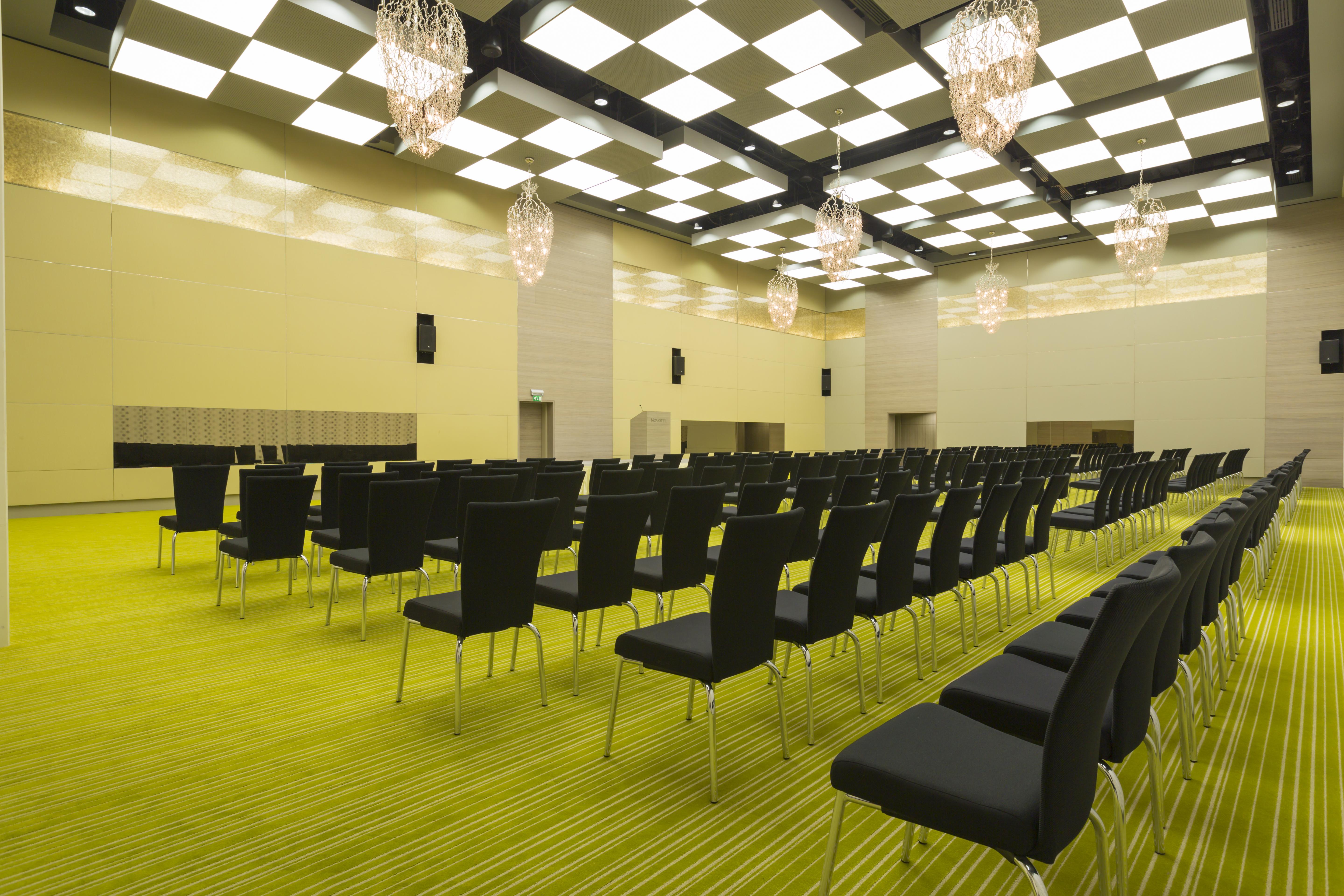 Novotel Abu Dhabi Al Bustan Exterior foto The interior of the hotel