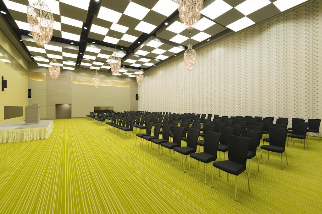 Novotel Abu Dhabi Al Bustan Exterior foto The interior of the hotel